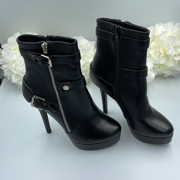 Final SALE, CHARLES DAVID Black Platform zip-up ankle boots, size 7.5 - Picture 1 of 15